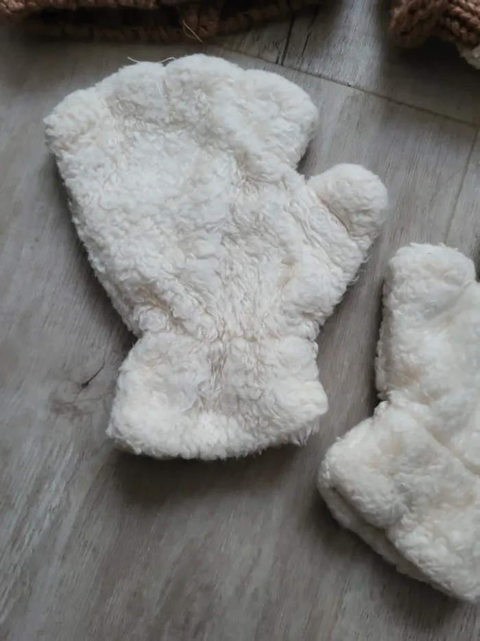 Lot bonnet écharpe et mitaines - photo numéro 5