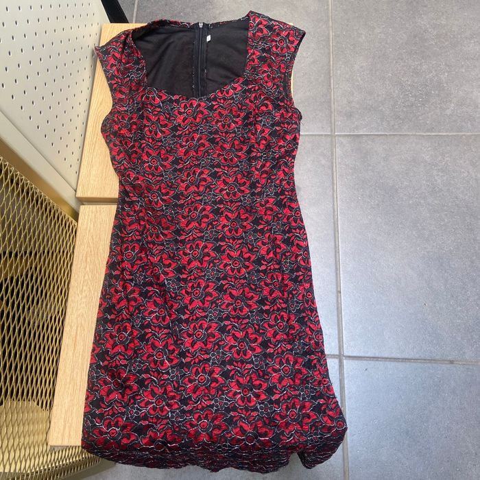 robe noir et rouge