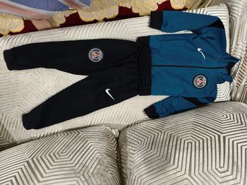 Je vends survêtement pour garçon 