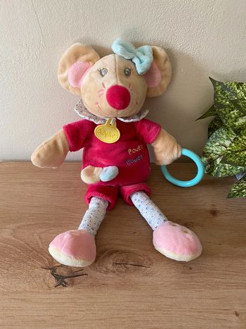 Doudou peluche souris éveil salopette rose fuschia anneau pouet pouet baby nat