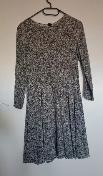 Robe manches longues noire et blanche
United Colors of Beneton - Taille Sunti