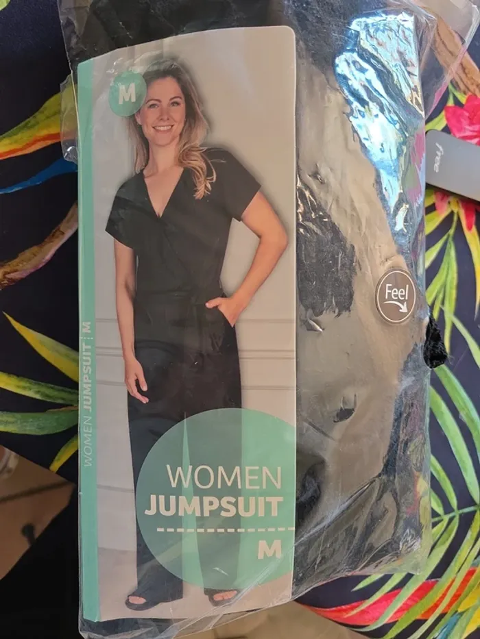 Combinaison femme neuve - photo numéro 3