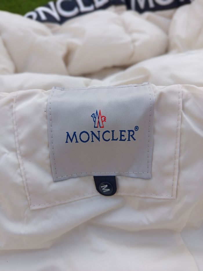 Doudoune Moncler taille M - photo numéro 7