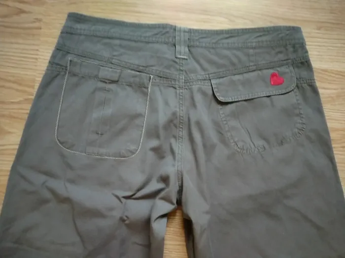 Pantalon gris. Femme. Lulu castagnette 
Taille 40 - photo numéro 9