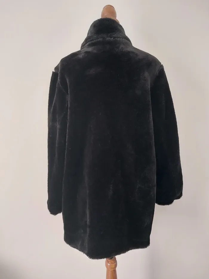 Manteau style fourrure noir - photo numéro 4