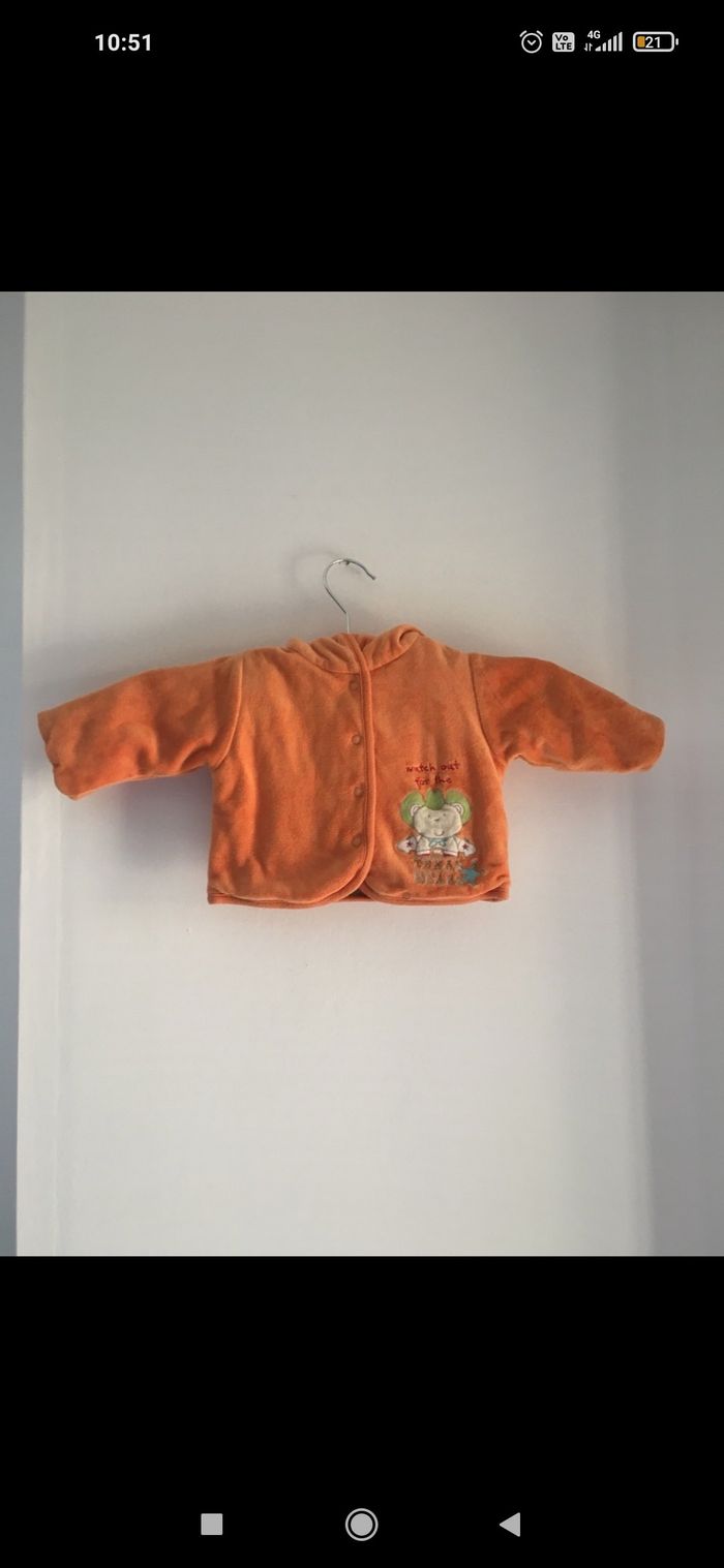 Gilet baby club en 1 mois