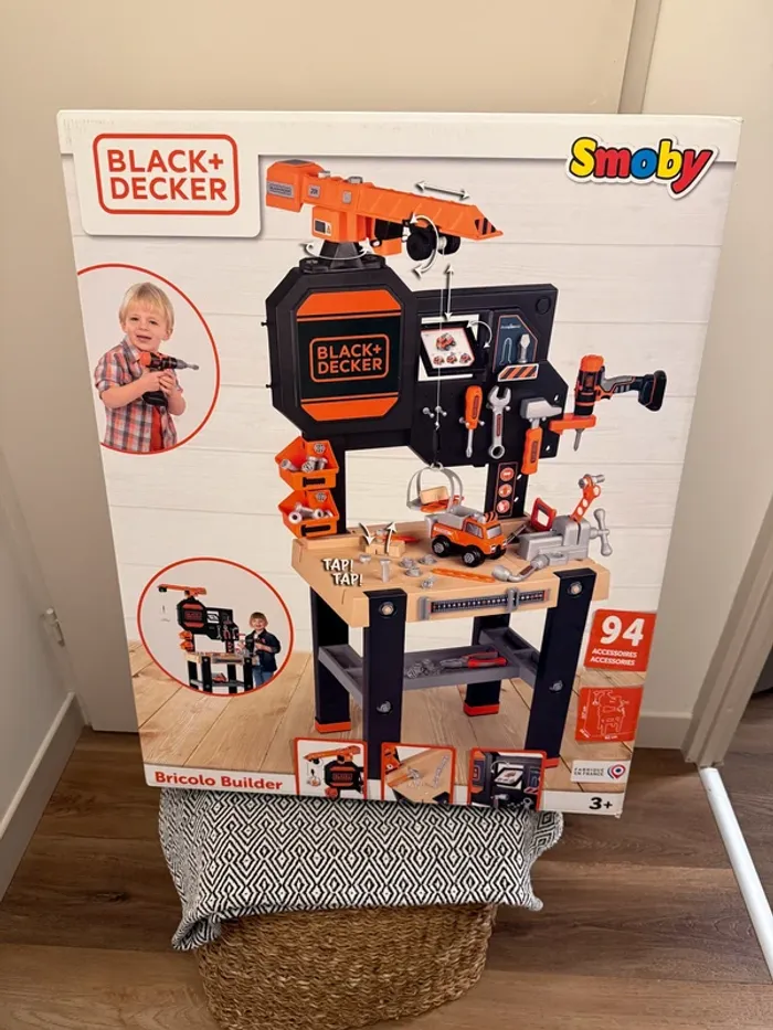 Smoby - Black+Decker : Etabli Bricolo Builder et 94 accessoires - 3 ans et +