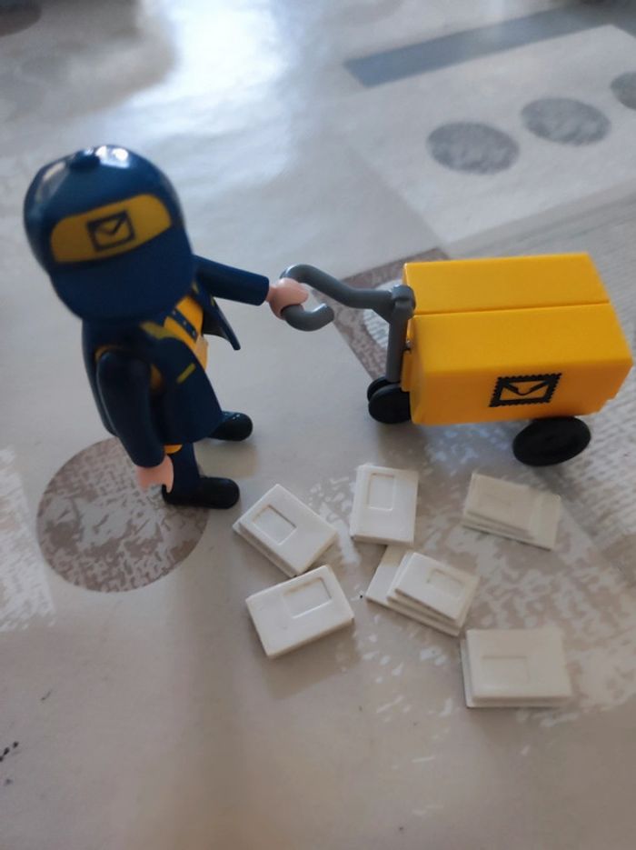 Postière Playmobil