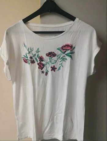 tee shirt blanc fleurs