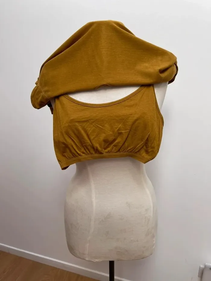 Superbe haut neuf avec brassière integree Damart 🌸 40 L - photo numéro 2