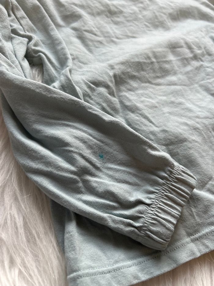 Très beau tee shirt manches longues 🥰 bambi Disney taille 5 ans Une petite tache sur la manche - photo numéro 4