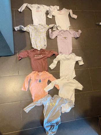 Bodies fille taille 24 mois