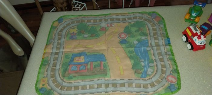 Ensemble véhicules et tapis by Playskool Excellent état - photo numéro 6