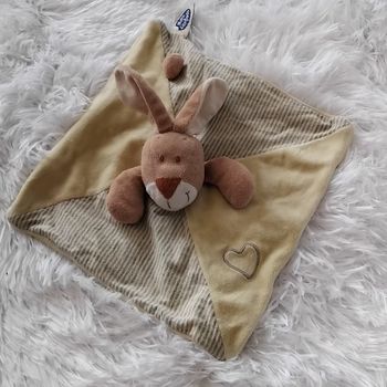 Doudou carré plat lapin vert et rayés- Cœur- Mots d Enfants