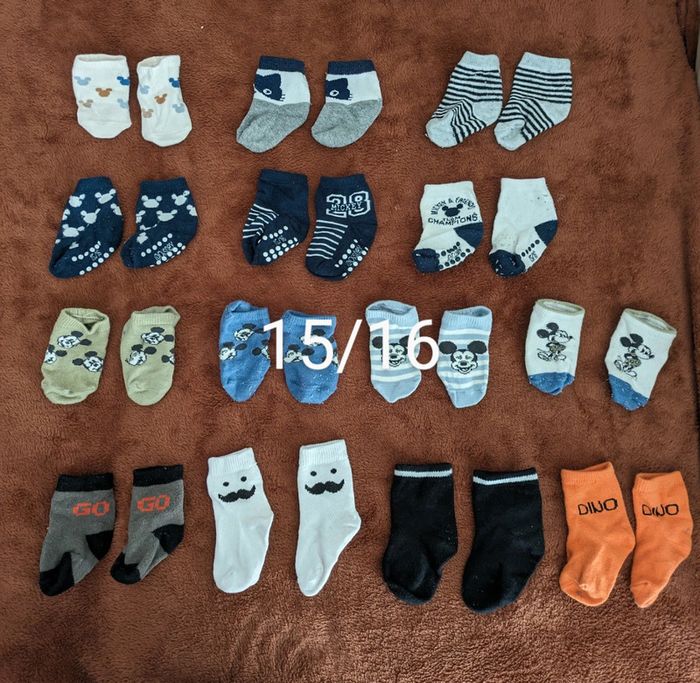 Lot 14 paires de chaussettes 15/16