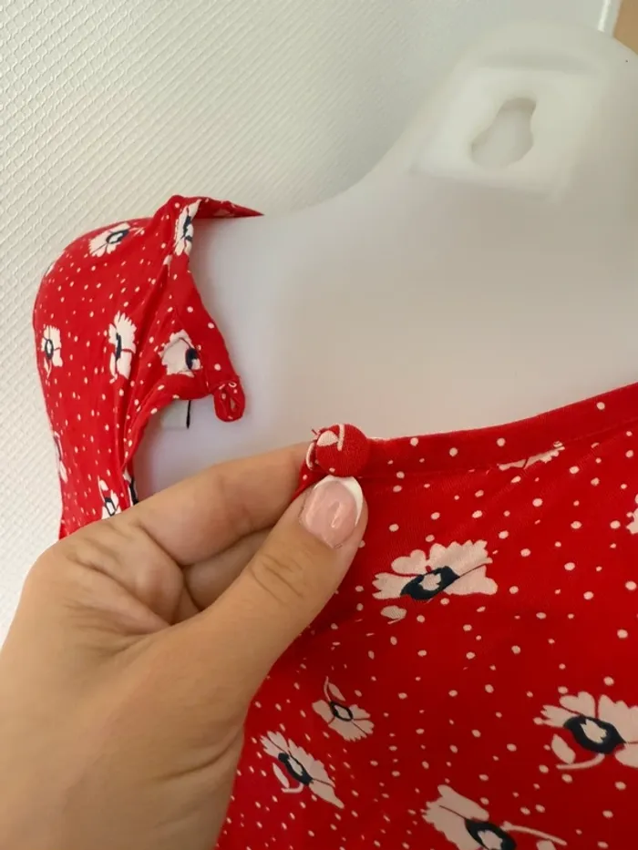 Robe rouge neuve taille 38 la ligne à suivre - photo numéro 7