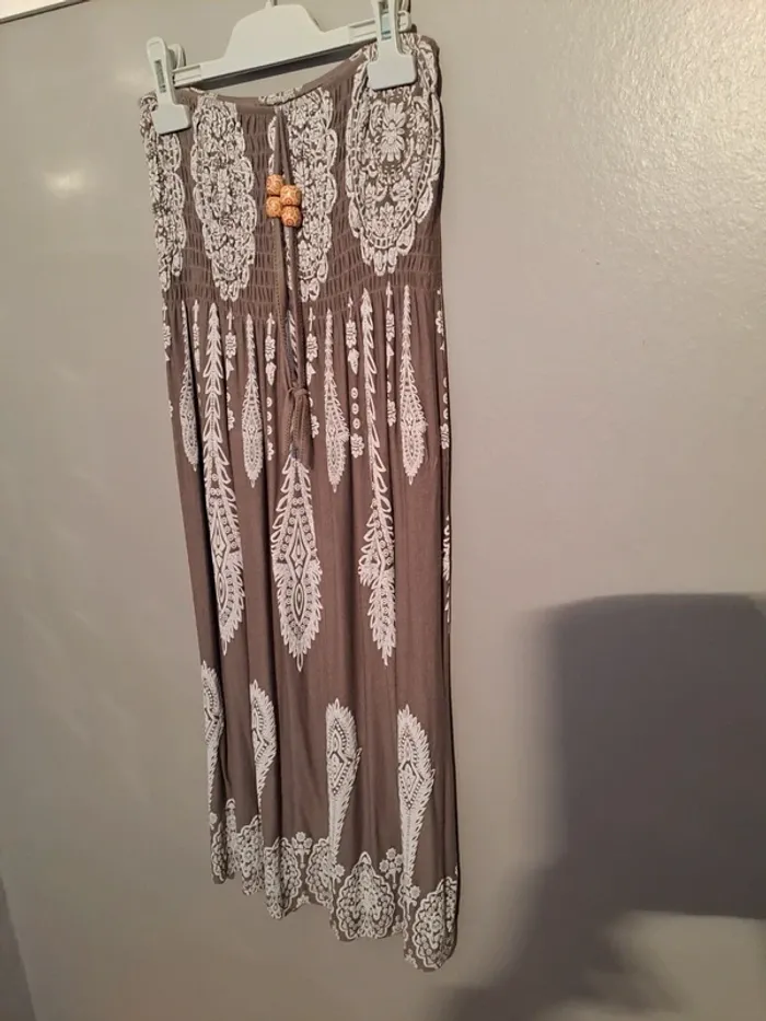 Robe bustier marron et blanche à motifs - sans marque - Taille estimée 38 - Très bon état. - photo numéro 2