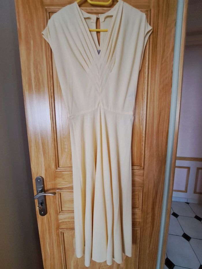 Robe jaune légère
