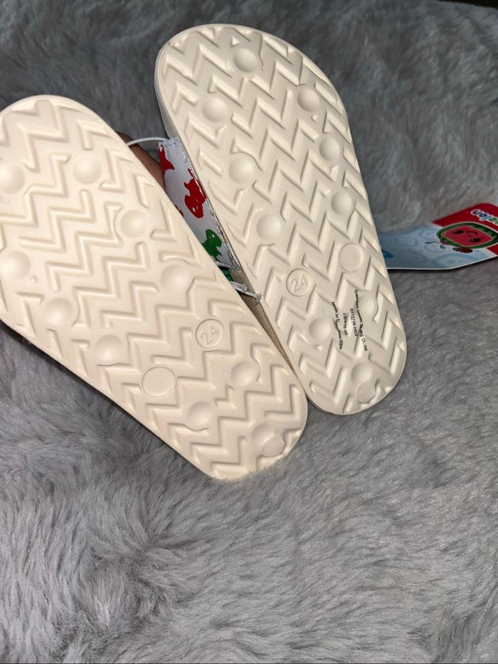 Claquette Coco Melon - Taille 24 - Shein x CocoMelon - photo numéro 3