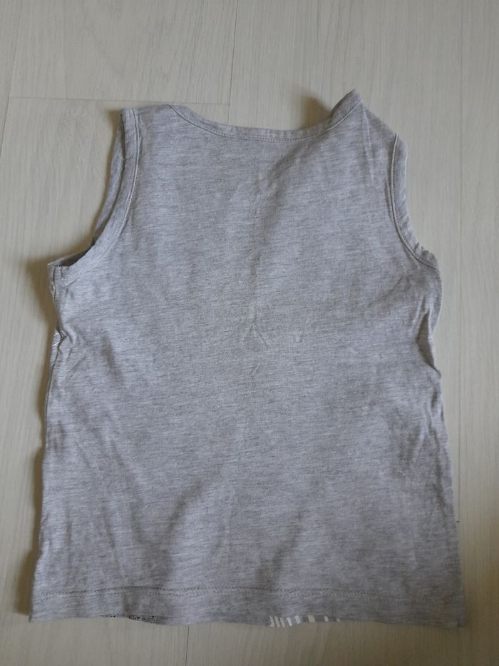 Tee-shirt sans manches T 5 ans - photo numéro 3