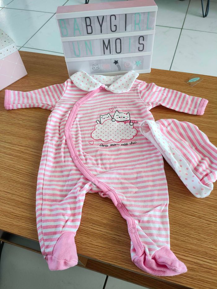 Lot de vêtements un mois fille - photo numéro 5