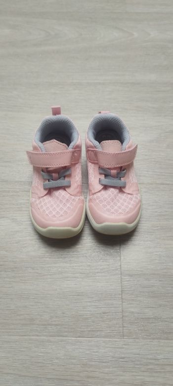 Chaussures légères bébé fille
