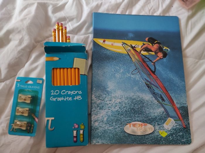 Lot articles scolaires