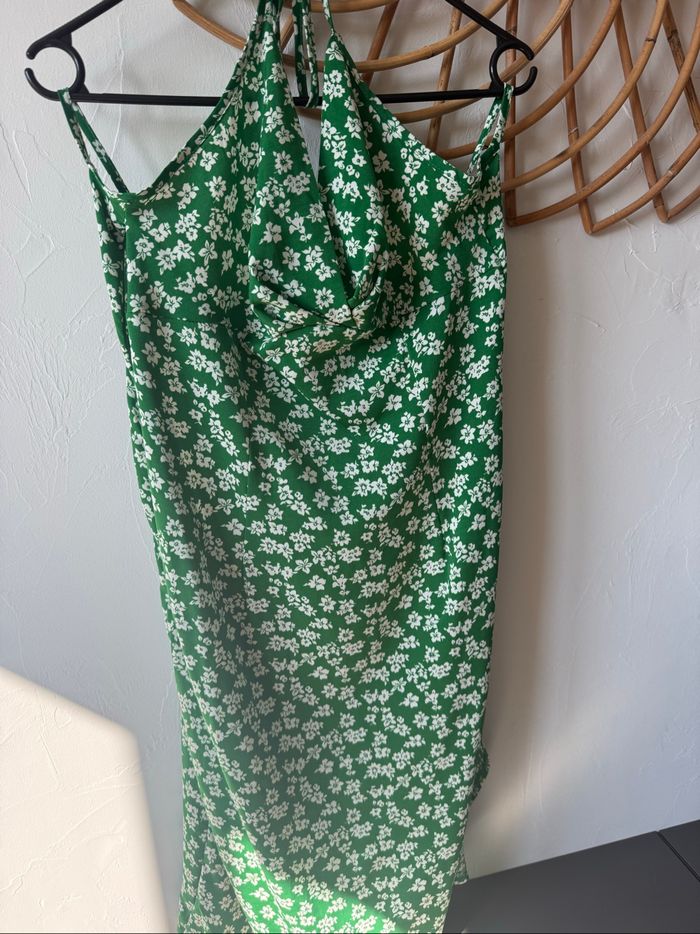 Robe dos nu