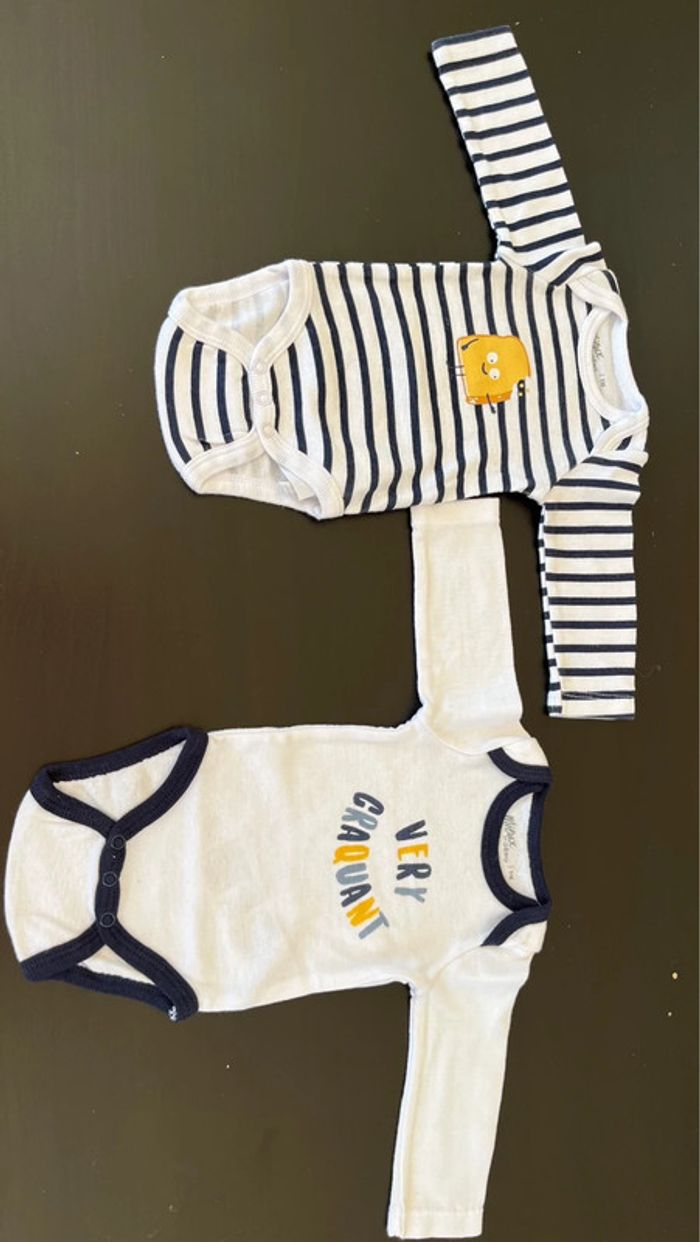 Lot de 2 bodys 1 mois