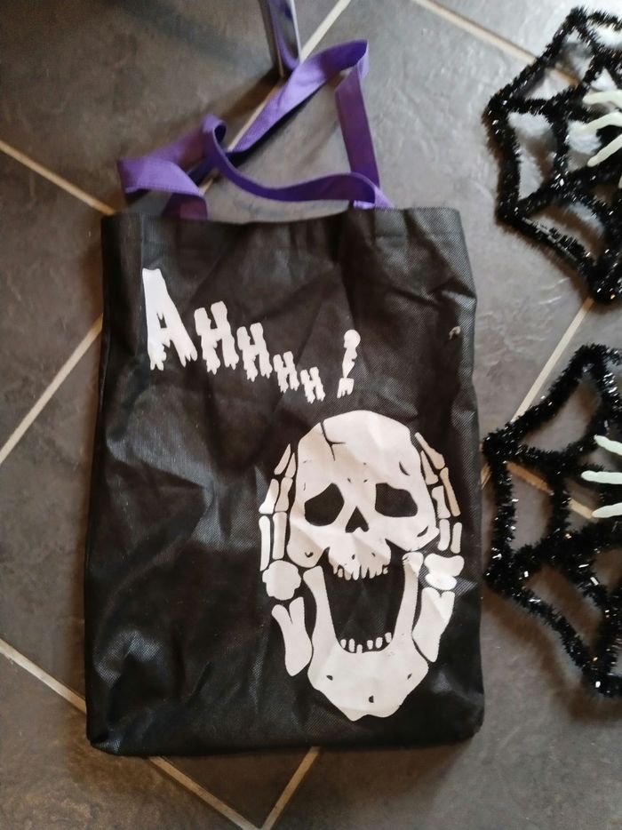 Lot Halloween déco+ masque+ sac - photo numéro 3