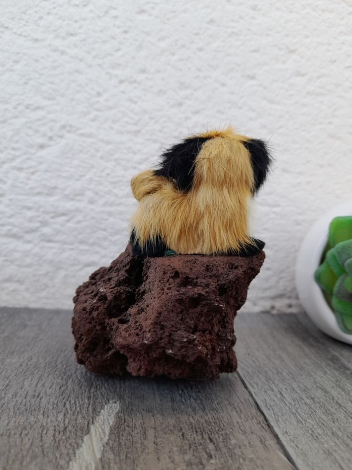 Figurine sur pierre volcanique d'Auvergne - photo numéro 4