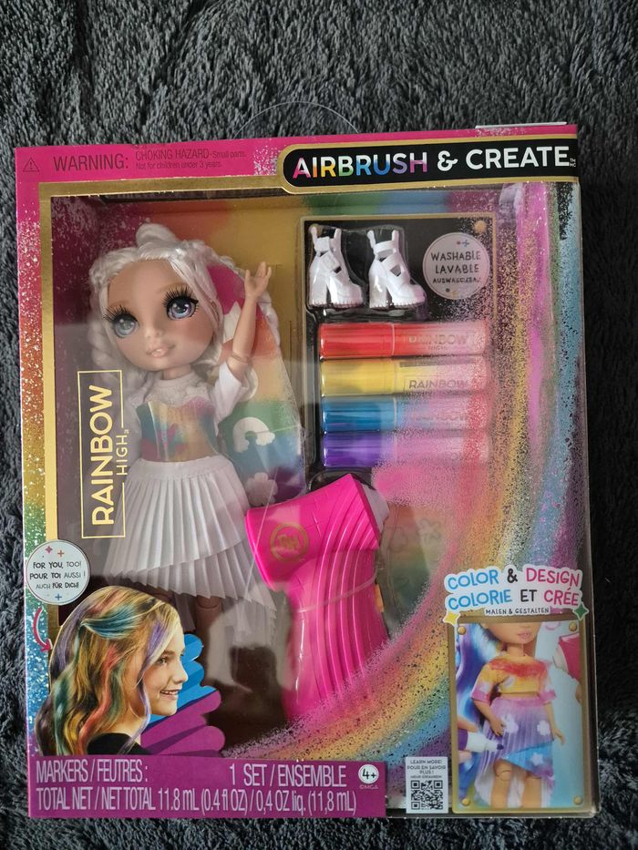 Rainbow High - Poupée DIY Airbrush & Create - Lila Augen