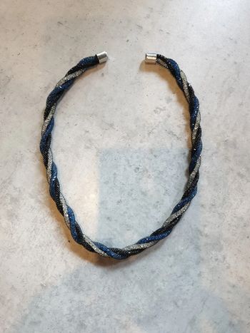 Collier ras du cou