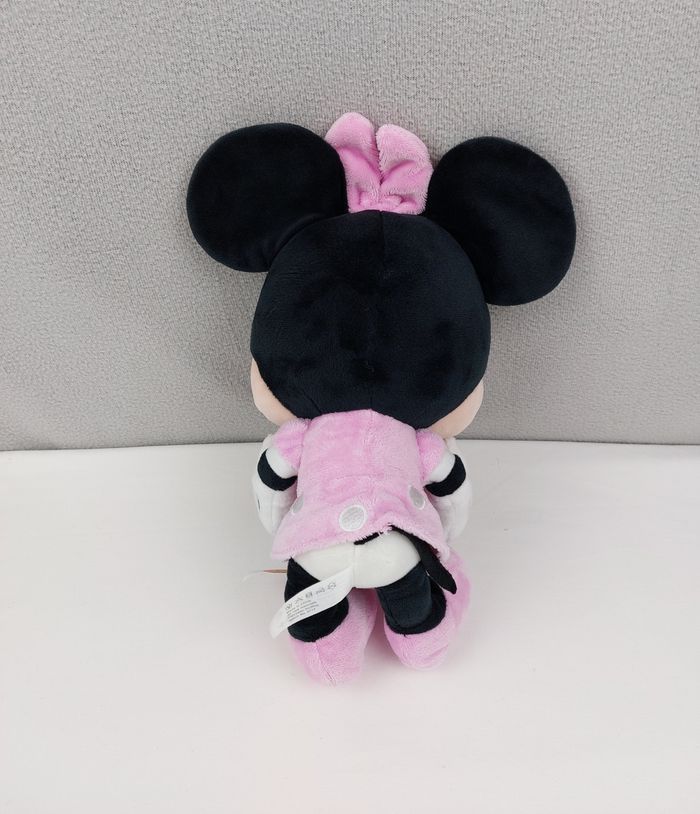 Peluche doudou Minnie cupcake Tommy toys 33 cm Disney robe rose pois blanc TBE - photo numéro 2