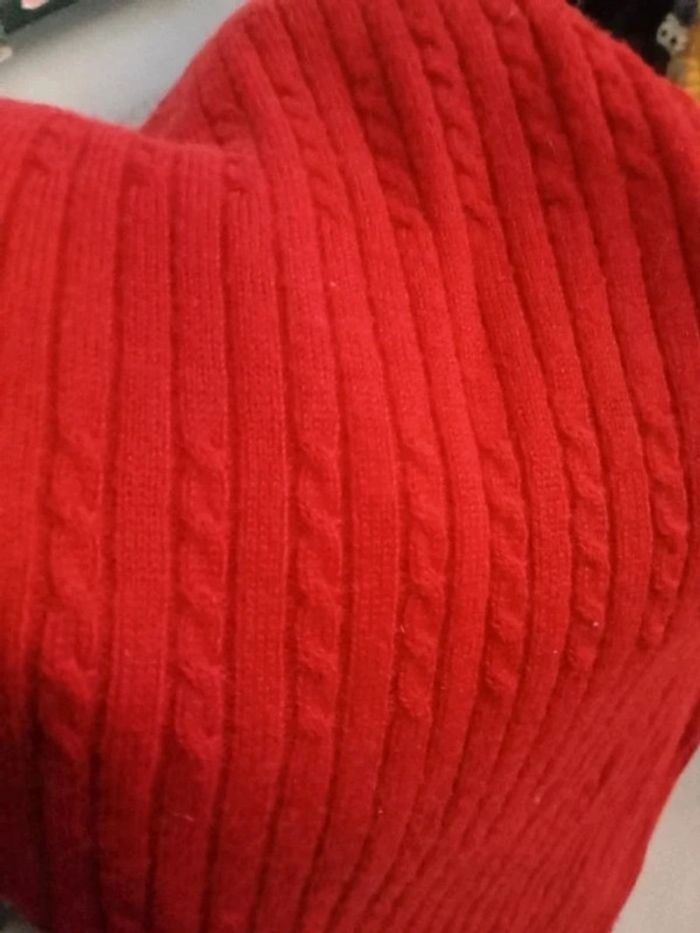 Très jolie pull demie saison rouge tressé - photo numéro 2
