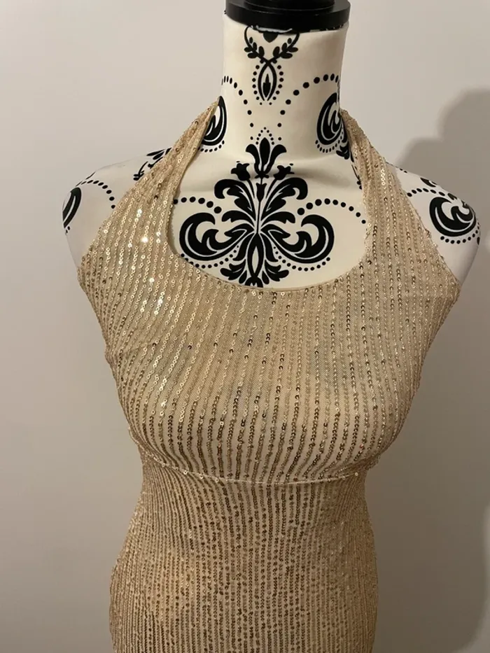 Robe de soirée ChicMe longue à sequins dorés | Taille M | Neuf - photo numéro 2