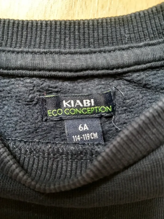 Pull bleu marine Kiabi 6 ans excellent état - photo numéro 3