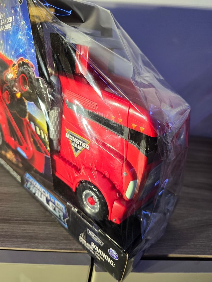 Camion propulseur monster truck monster jam - photo numéro 4