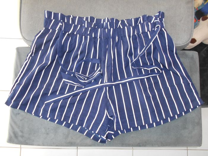 Short, taille: 3XL (46)