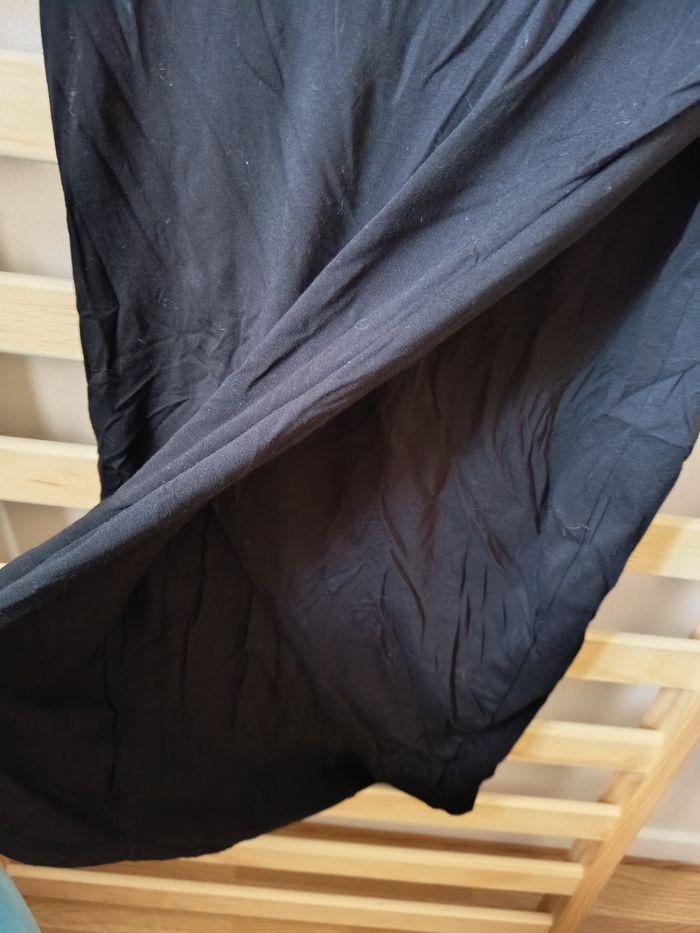 Jupe noire - photo numéro 3