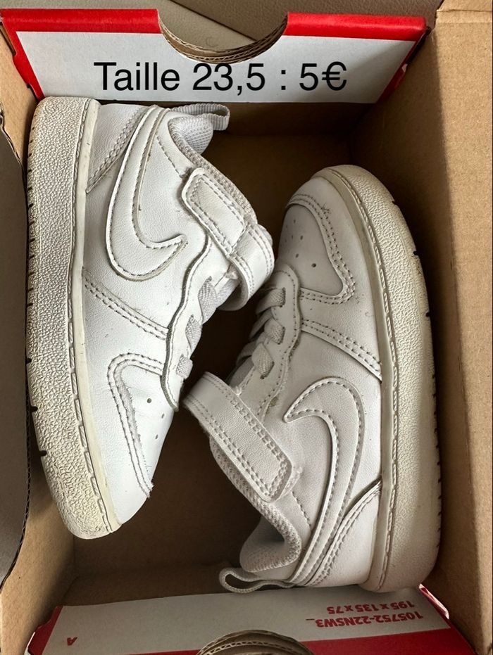 Basket Nike taille 23,5