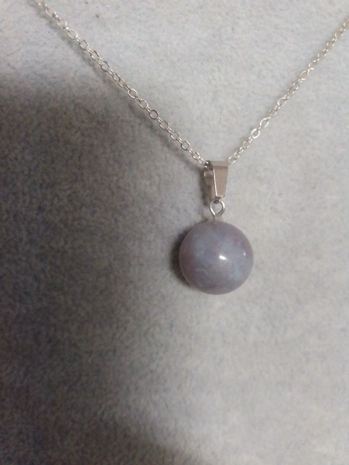 Collier en agate grise