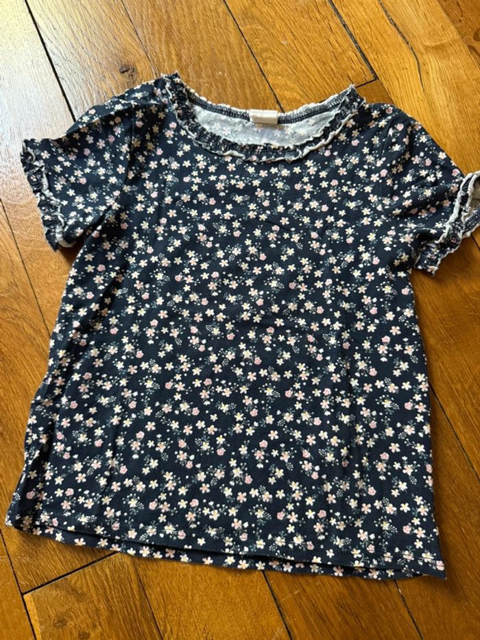 T-shirt H&M fille manches courtes 2 ans très bon état à