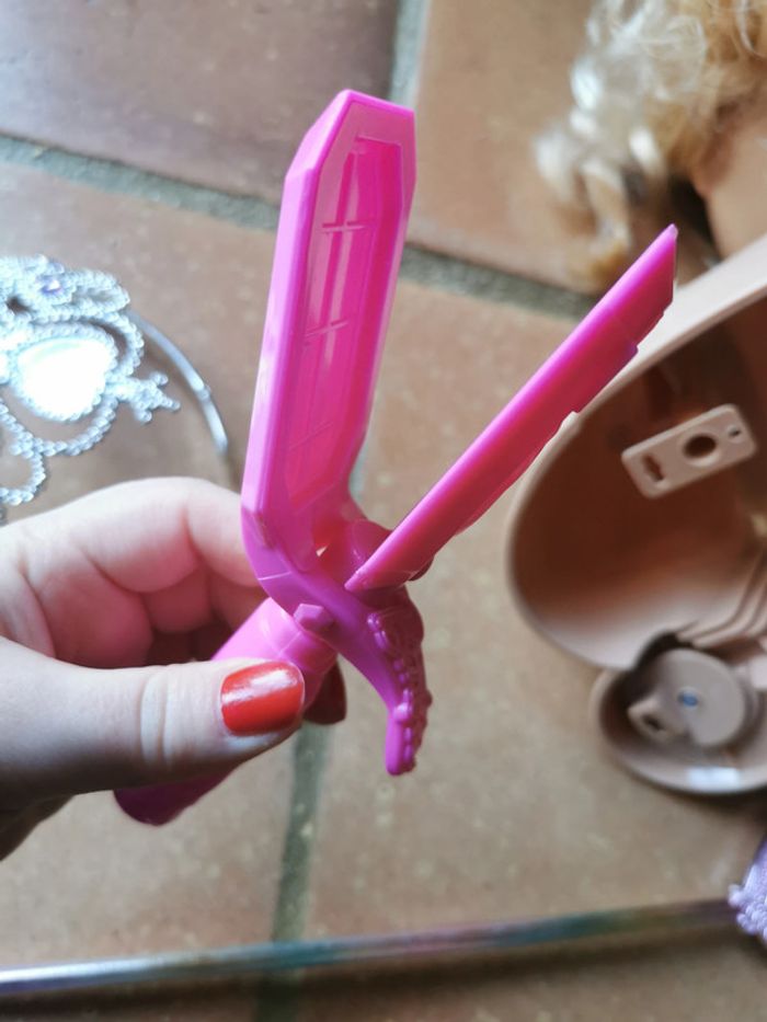 Tête de poupée pour coiffer avec les accessoires jouet - photo numéro 3