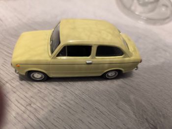 Voiture miniature Fiat 850 