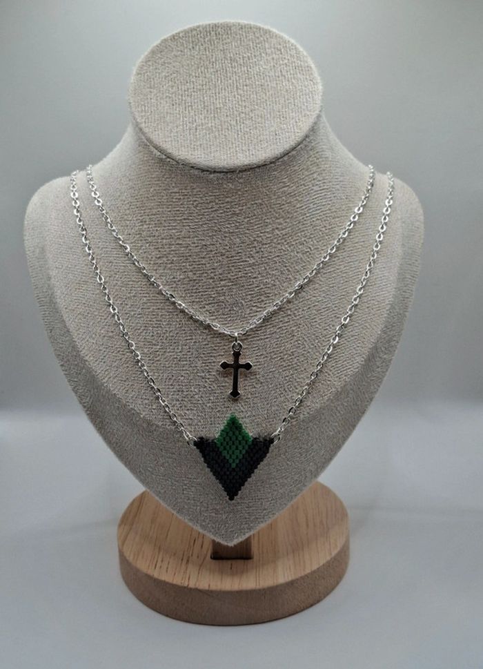 Double collier croix et brick stitch