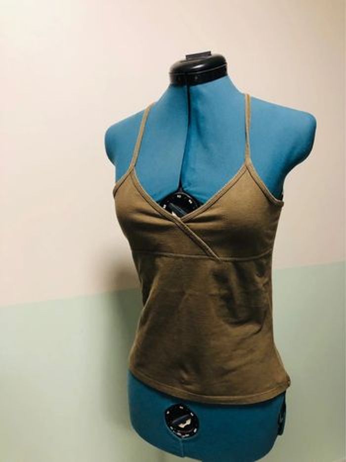 Débardeur kaki dos nu top haut attache dans le cou - photo numéro 6