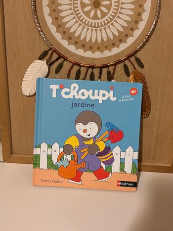 Tchoupi jardine 