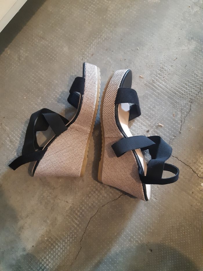 Sandales taille 42 - photo numéro 3