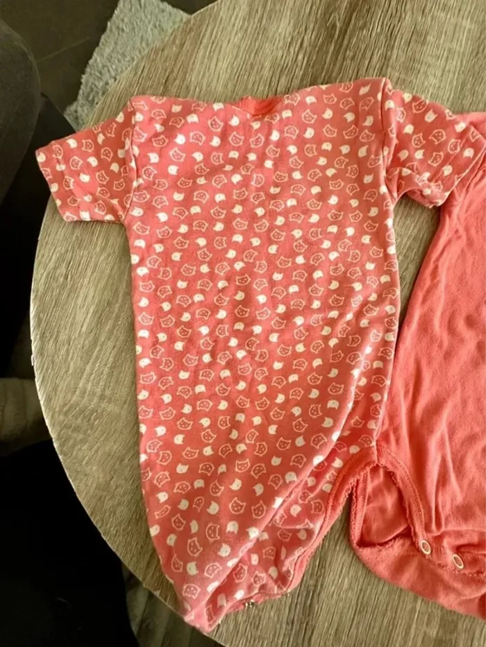 Lot 2 bodies fille manche courte 12 mois - photo numéro 6